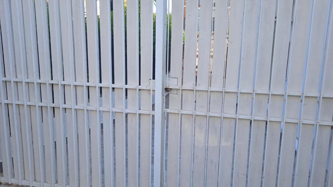 Casetta Con Giardino Villa Santa Marinella Bagian luar foto