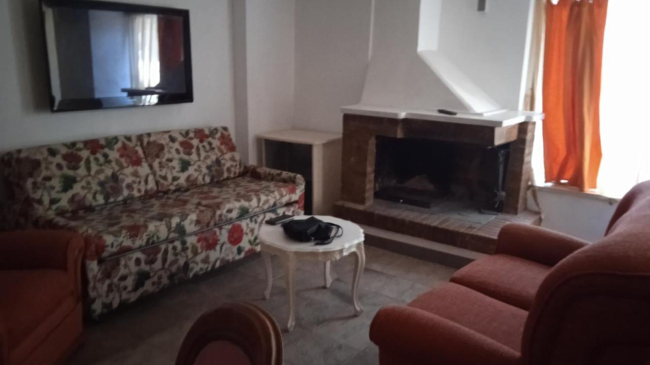 Casetta Con Giardino Villa Santa Marinella Bagian luar foto